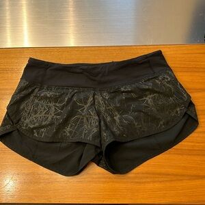 Lululemon Speed Up Lined Short 2.5” size 4